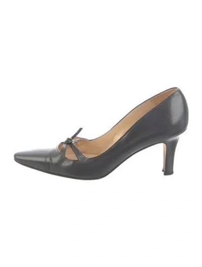 Pre-owned Manolo Blahnik Leather Pumps In Black