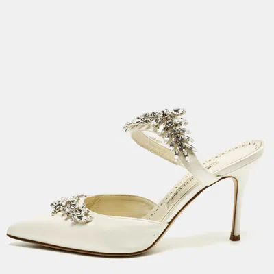Pre-owned Manolo Blahnik Lurum Crystal Embellished Size 39.5 Ivory Satin Mules In White