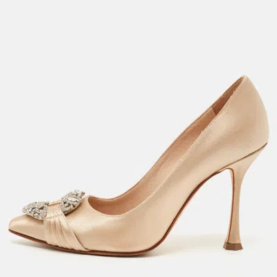 Pre-owned Manolo Blahnik Maide Size 35.5 Beige Satin Pumps In Sand