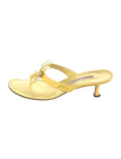 Pre-owned Manolo Blahnik Patent Leather Flip Flops In Yellow