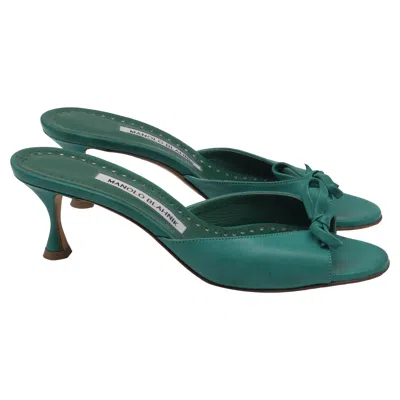 Manolo Blahnik Pertinanu 50 Bow-detailed Mules In Green Leather