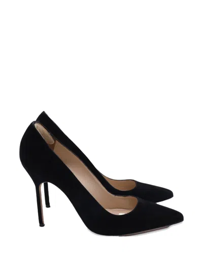 Pre-owned Manolo Blahnik Pointed-toe Pumps In Black