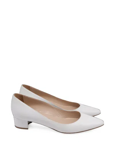 Pre-owned Manolo Blahnik Pointed-toe Pumps In White