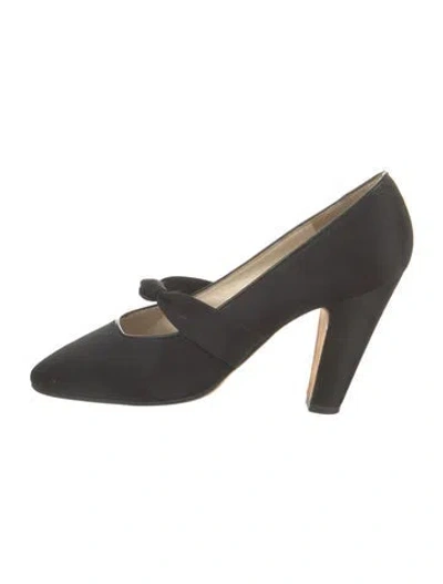 Pre-owned Manolo Blahnik Pumps In Black