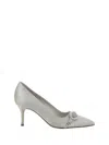 Manolo Blahnik Pumps In Grey