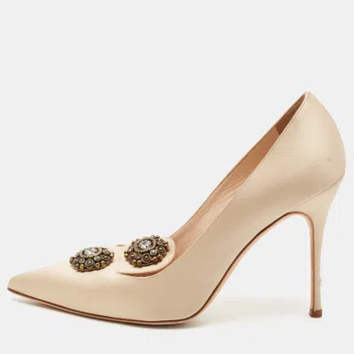 Pre-owned Manolo Blahnik Samara Size 41 Beige Satin Embellished Pumps In Sand