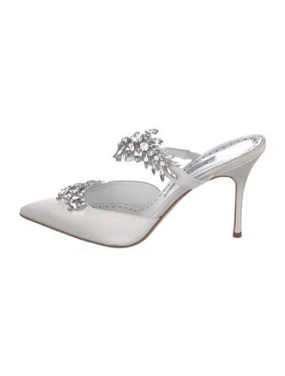 Pre-owned Manolo Blahnik Satin Crystal Embellishments Mules In White