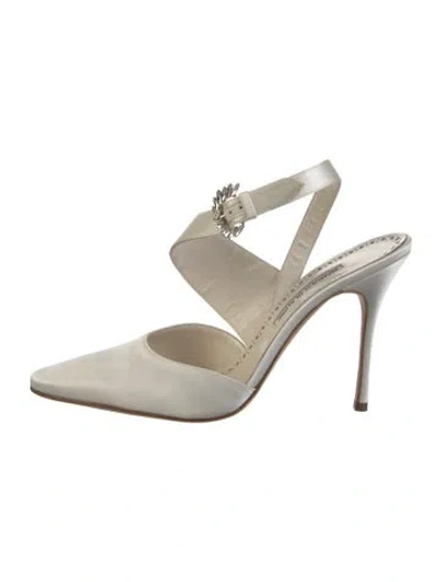 Pre-owned Manolo Blahnik Satin Crystal Embellishments Mules In White