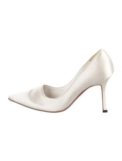 Pre-owned Manolo Blahnik Satin Pumps In White
