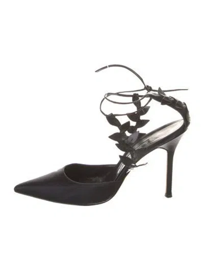 Pre-owned Manolo Blahnik Satin T-strap Pumps In Black