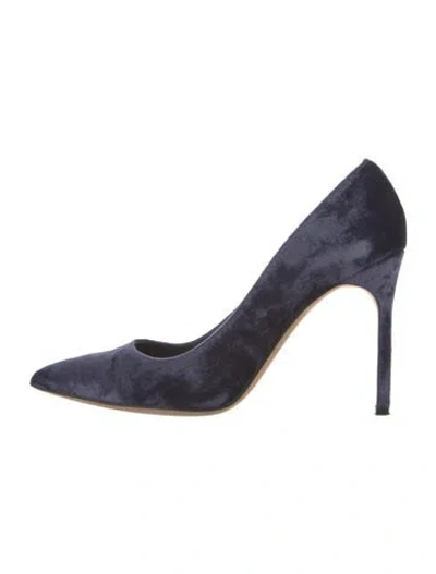 Pre-owned Manolo Blahnik Suede Pumps In Blue
