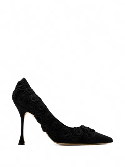 Manolo Blahnik Svetonia Crochet Floral-appliqué Pumps In Black