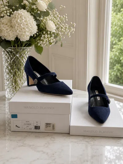 Manolo Blahnik Women's Sajada Suede Pumps In Navy In Blue