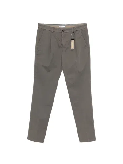 Manuel Ritz Twill-hose Mit Bundfalten In Brown