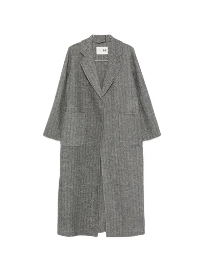 Manzoni 24 Herringbone-pattern Notch-lapels Coat In Gray