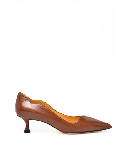 Mara Bini Biscuit Leather Scalloped Pumps In Multi