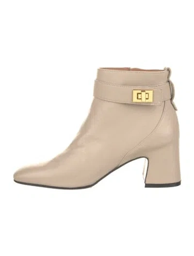 Pre-owned Mara Bini Leather Boots In Neutral