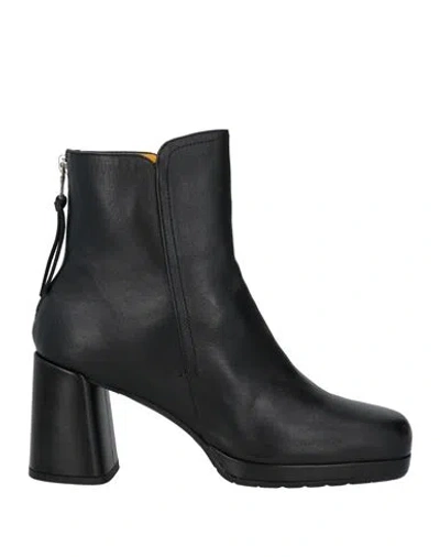 Mara Bini Woman Ankle Boots Black Size 6 Leather