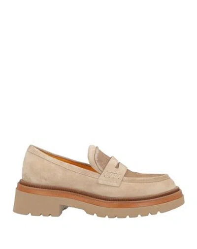 Mara Bini Woman Loafers Beige Size 7 Leather