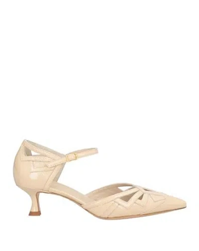 Mara Bini Woman Pumps Beige Size 8.5 Leather In Sand