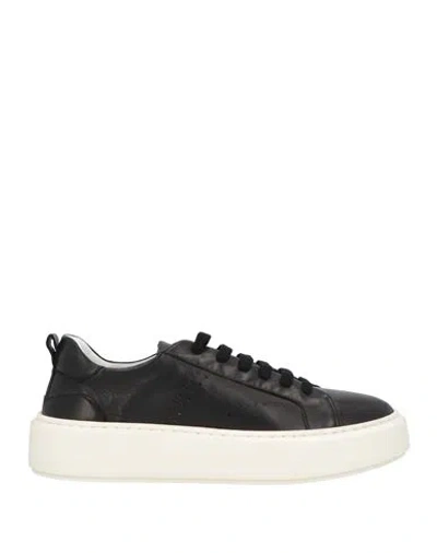 Mara Bini Woman Sneakers Black Size 7.5 Leather