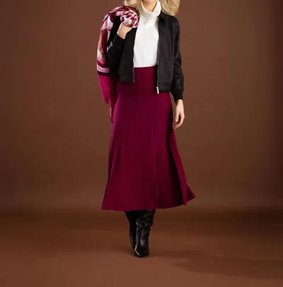 Marble Pleated Long Skirt In Burgundy In White