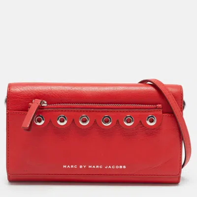 Pre-owned Marc By Marc Jacobs Eyelet Trifold Red Leather Wallet On Strap