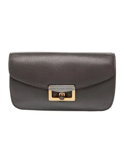 Pre-owned Marc By Marc Jacobs Leather Clutch In Gray
