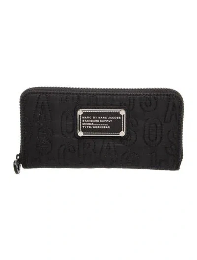 Pre-owned Marc By Marc Jacobs Leather Clutch In Grey
