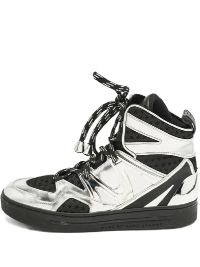 Pre-owned Marc By Marc Jacobs Leather High-top Sneakers In Silver