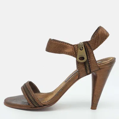 Pre-owned Marc By Marc Jacobs Size 37.5 Metallic Leather Ankle Strap Sandals In Silver