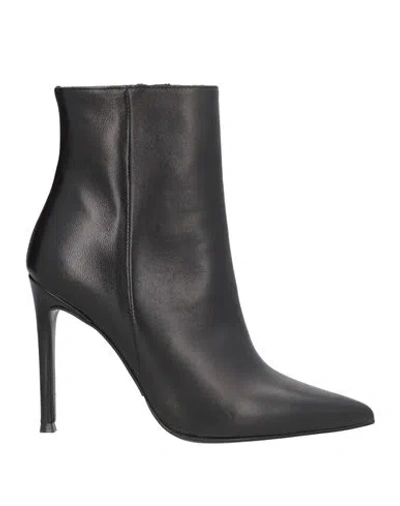 Marc Ellis Woman Ankle Boots Black Size 5 Leather