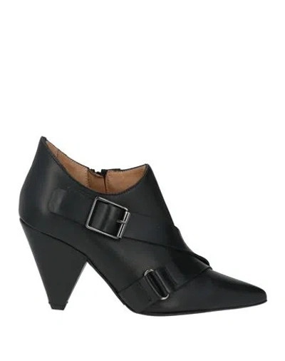 Marc Ellis Woman Ankle Boots Black Size 6 Calfskin