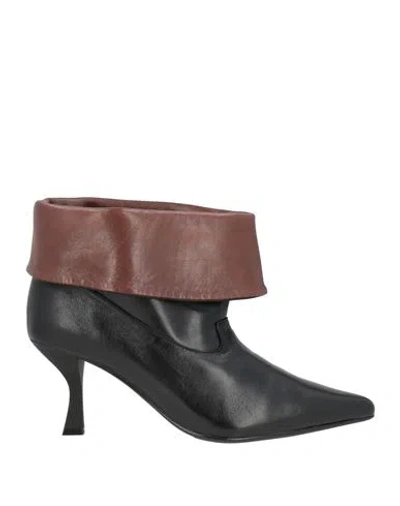 Marc Ellis Woman Ankle Boots Black Size 9 Leather
