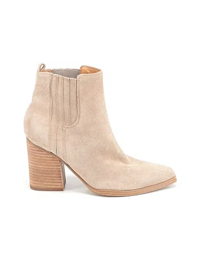 Pre-owned Marc Fisher Ankle Boots In Tan