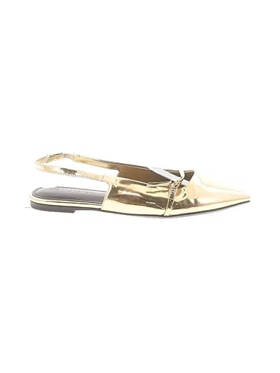 Pre-owned Marc Fisher Flats In Gold