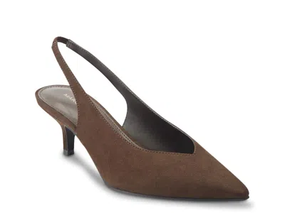 Marc Fisher Labela Pump In Brown