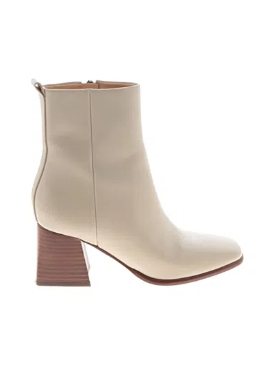 Pre-owned Marc Fisher Ltd Ankle Boots In White