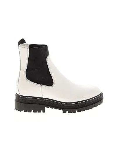 Pre-owned Marc Fisher Ltd Ankle Boots In White
