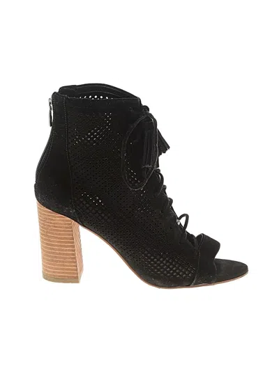 Pre-owned Marc Fisher Sandals In Black