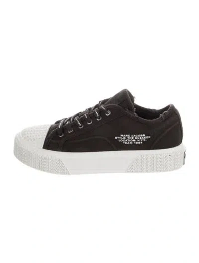 Pre-owned Marc Jacobs Canvas Graphic Print Sneakers In Black/white