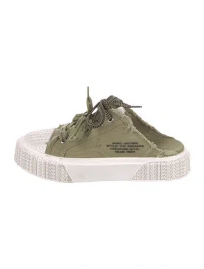 Pre-owned Marc Jacobs Canvas Sneakers In White