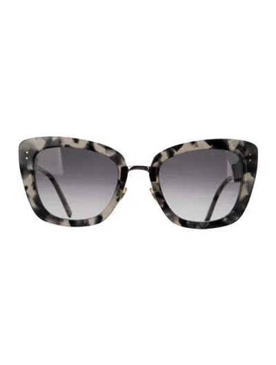 Pre-owned Marc Jacobs Cat-eye Gradient Sunglasses In Black