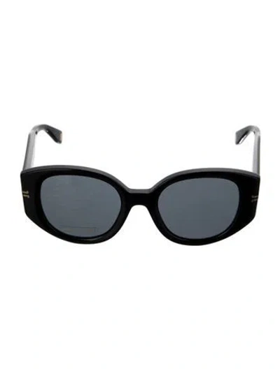 Pre-owned Marc Jacobs Cat-eye Tinted Sunglasses In Black
