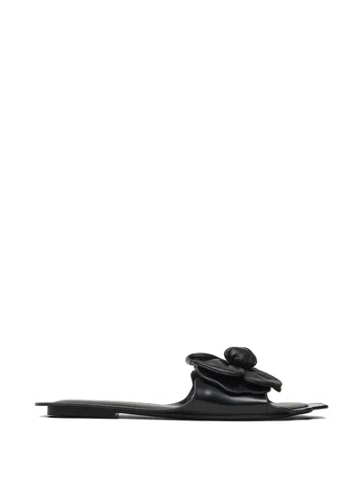 Marc Jacobs Daisy Scalloped-edge Sandals In Black