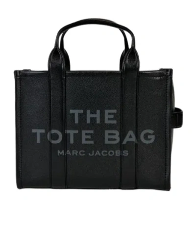 Marc Jacobs Embossed Shoulder Bag In Black