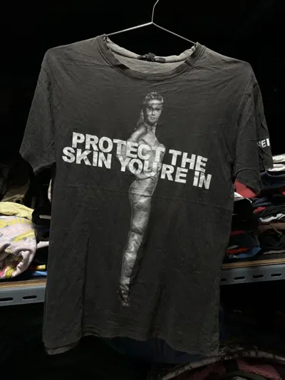 Pre-owned Marc Jacobs Faded  Protect The Skin You're In Heidi Klum In Black
