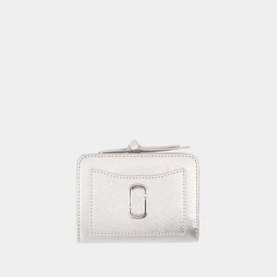 Marc Jacobs Genuine Leather Sleek Wallet In Silver