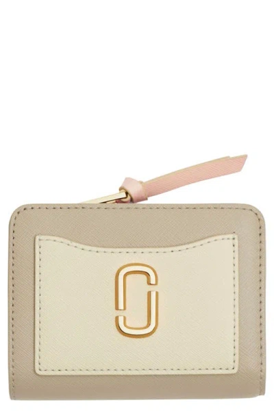 Marc Jacobs The Utility Snapshot Mini Compact Wallet In Nude