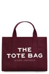 Marc Jacobs La Traduzione Di "the Canvas Medium Tote Bag" In Italiano È "la Borsa A Tracolla In Tela In Red